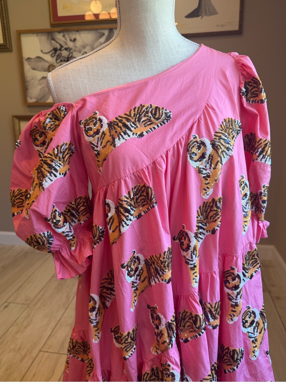 New! QUEEN OF SPARKLES Pink Sequin Tiger Print Asymmetrical Poof Sleeve Dress - Picture 8 of 12